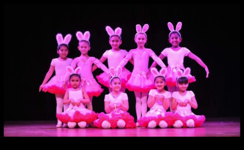 Bunny Ballet Mișcări grațioase pentru iepuri energici